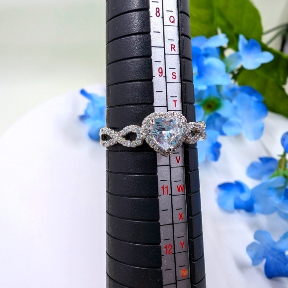 Cute Heart 925 Sterling Silver Plated and Crystal Ring Size 10 - Picture 4 of 4